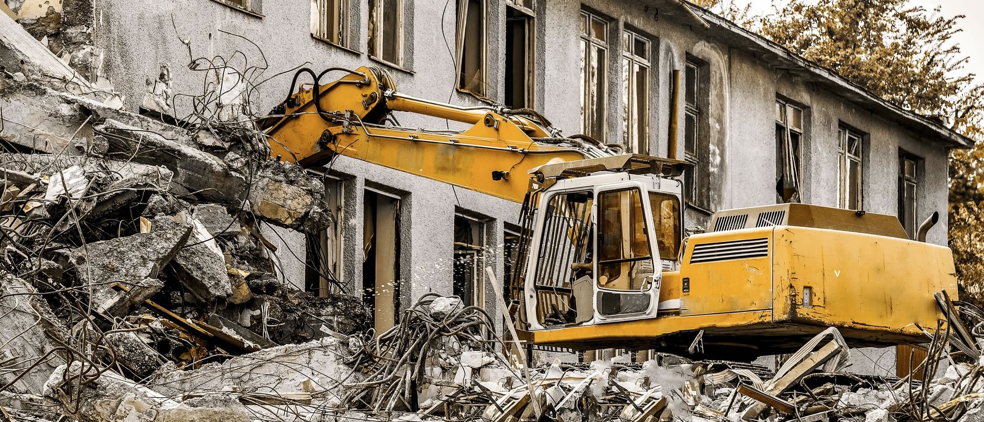 Demolição de concreto armado
